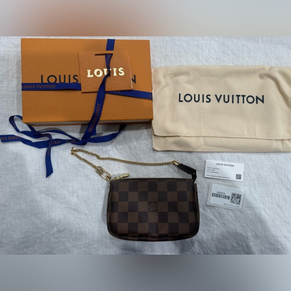 BRAND NEW Louis Vuitton Mini Pochette Accessories - Picture 1 of 4